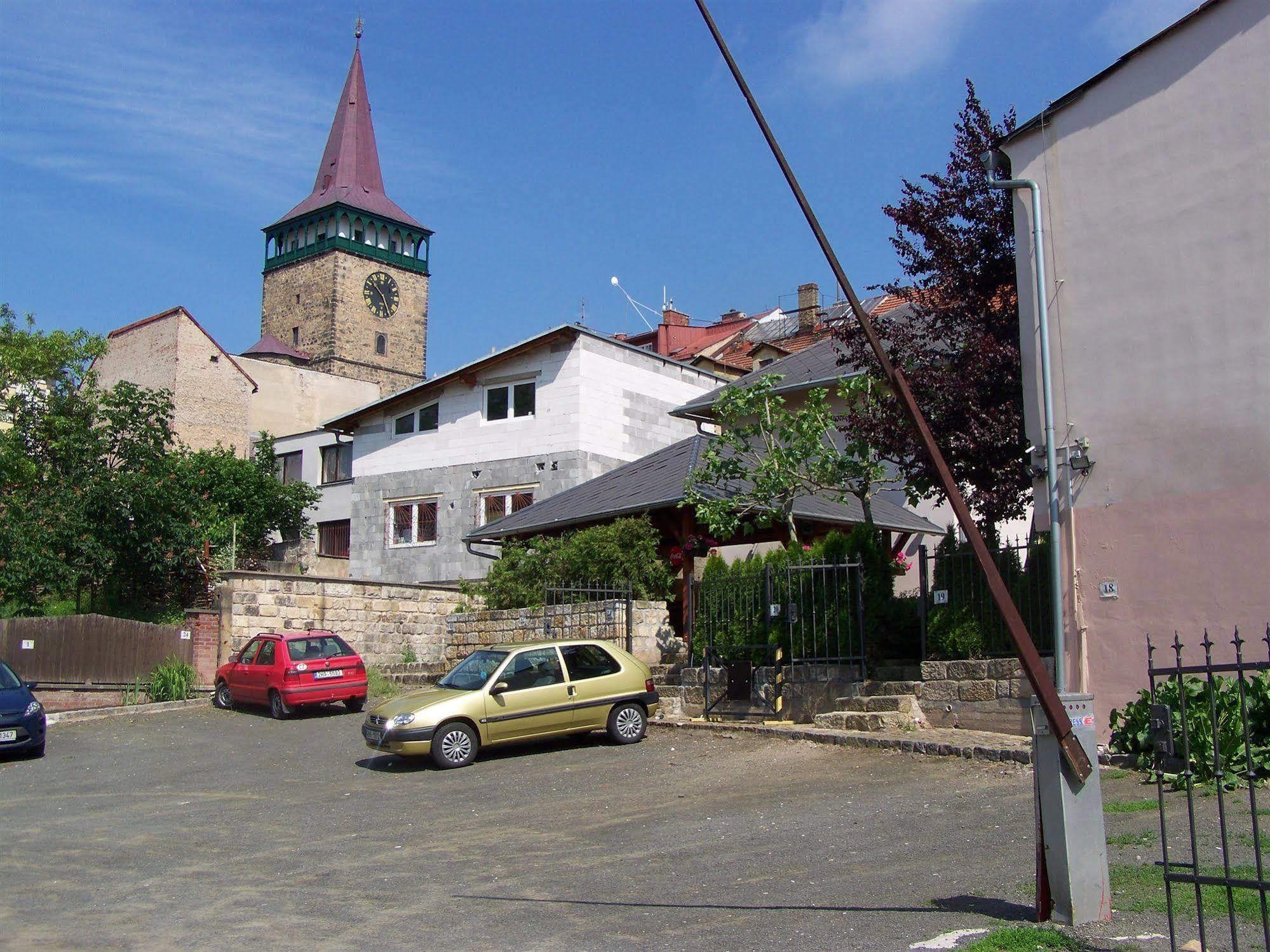 Hotel Pariz Jičín Buitenkant foto